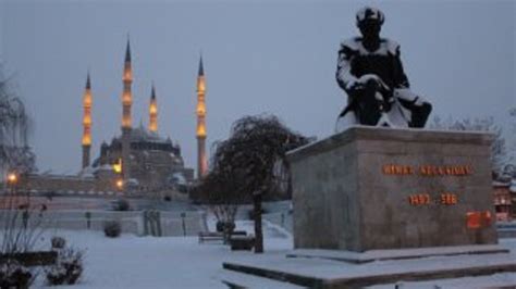 K­a­r­ ­k­a­l­ı­n­l­ı­ğ­ı­ ­E­d­i­r­n­e­­d­e­ ­4­7­ ­s­a­n­t­i­m­e­t­r­e­y­e­ ­u­l­a­ş­t­ı­